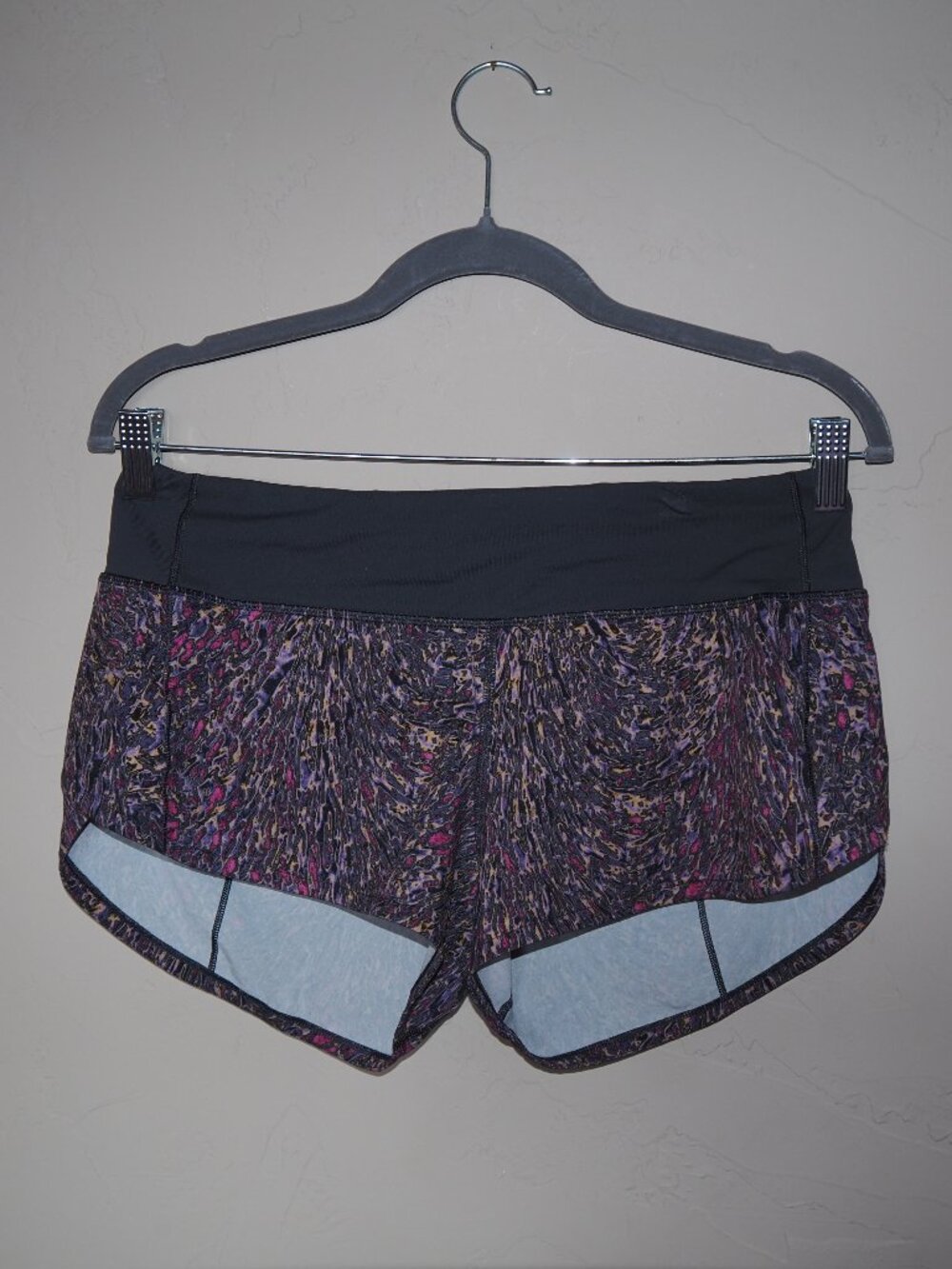 Lululemon Vintage Speed Shorts Purple Pink Print Small 2.5”